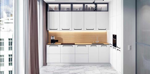 Белая кухня с деревянной столешницей