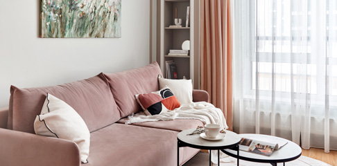 Зона комфорта: ода белому и бежевому цвету в московской евродвушке