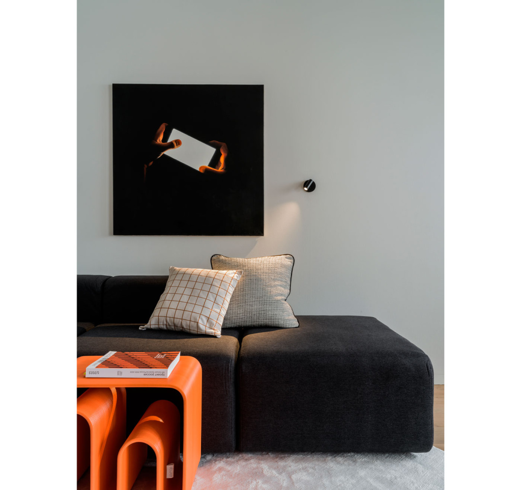 Кандинский, осенний лес и снесенная перегородка: современная квартира для взрослых детей - фото №8