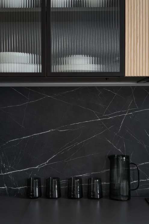 Кухня в двухэтажной квартире на севере Москвы - фото №10