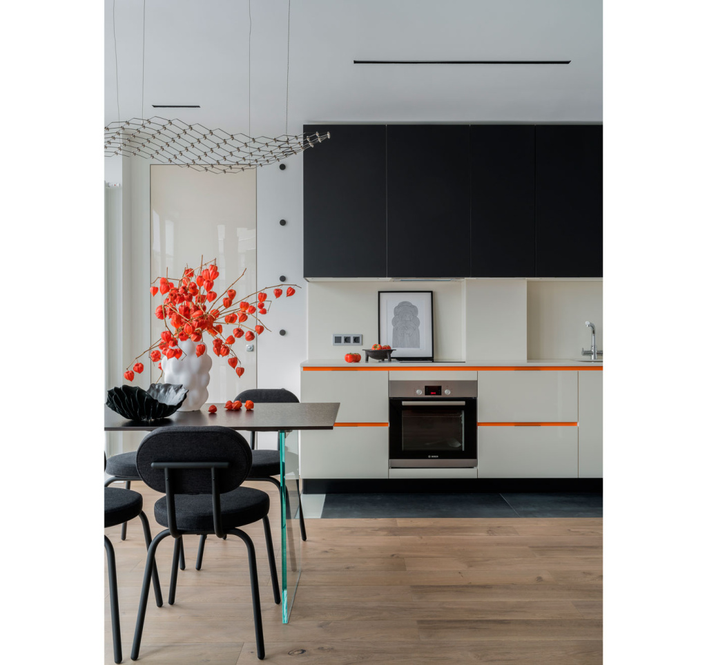 Кандинский, осенний лес и снесенная перегородка: современная квартира для взрослых детей - фото №16