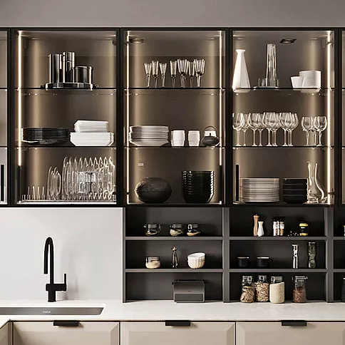 Фасады из алюминиевого профиля - детальное фото № 8