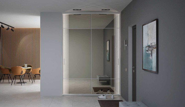 Шкаф-купе с зеркалом на балкон